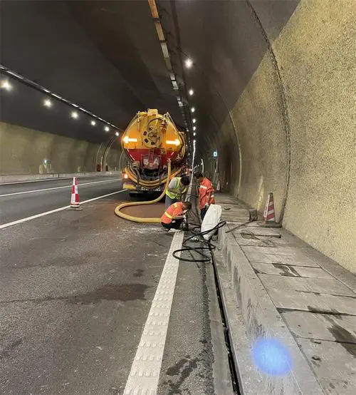 太和隧道排水渠清淤